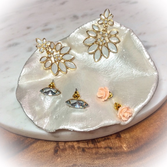 3 Pair Earring Bundle - Picture 2 of 7